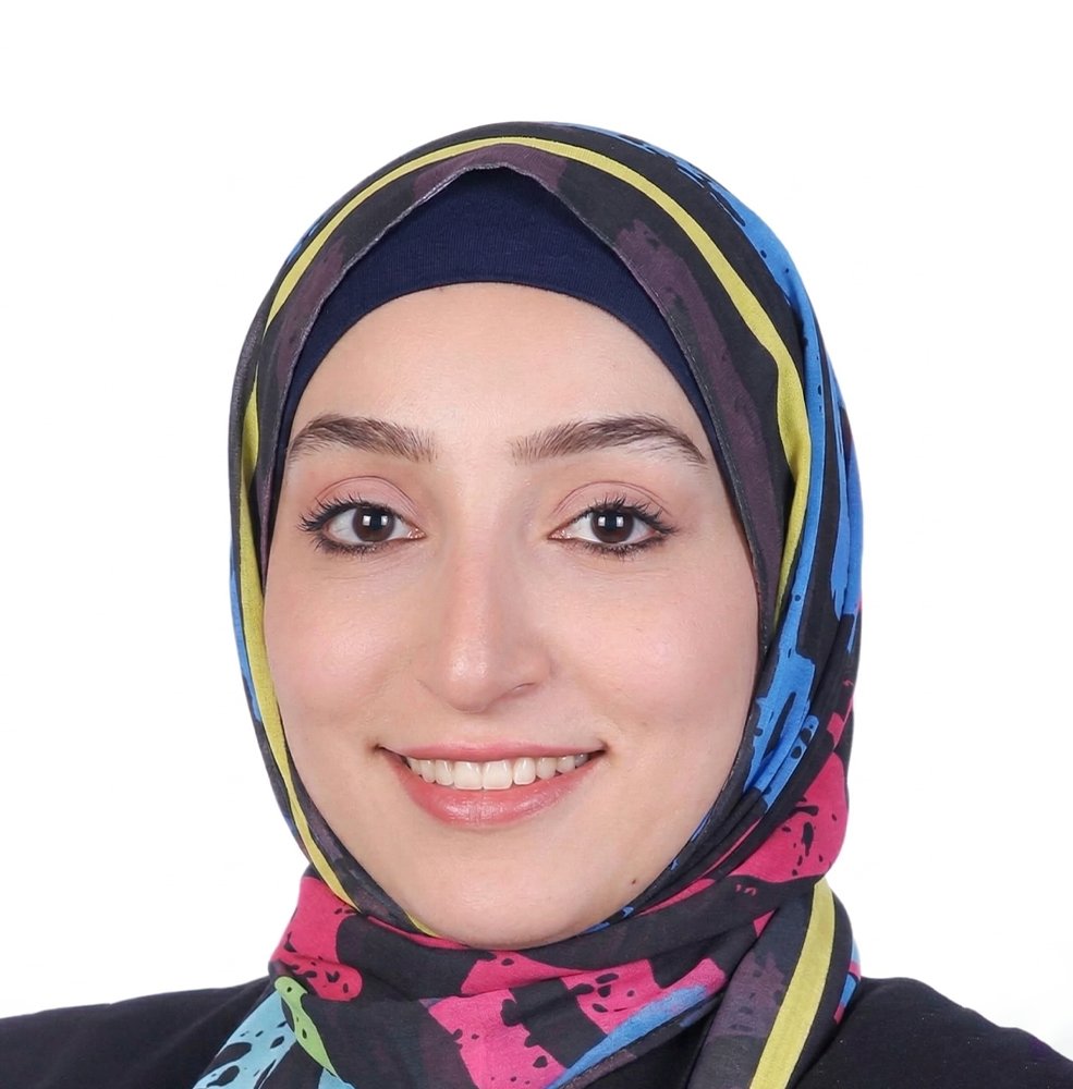 Dr. Menna Kandil